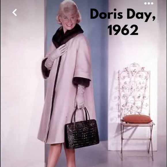 SOLD🌟3xHP🌟VTG 1960s Red Velvet Top Handle Clutch Rhinestone Accents B. Davis - Picture 15 of 15